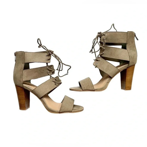 NEW Torrid Eyelet Caged Lace Up Platform Heels - Picture 2 of 4